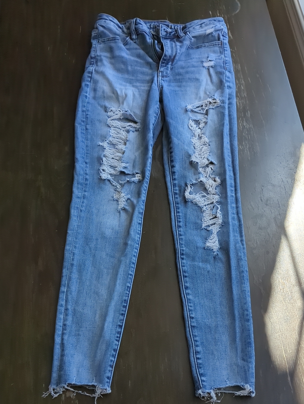 American Eagle Outfitters Women's Light Blue Distressed Skinny Jeans